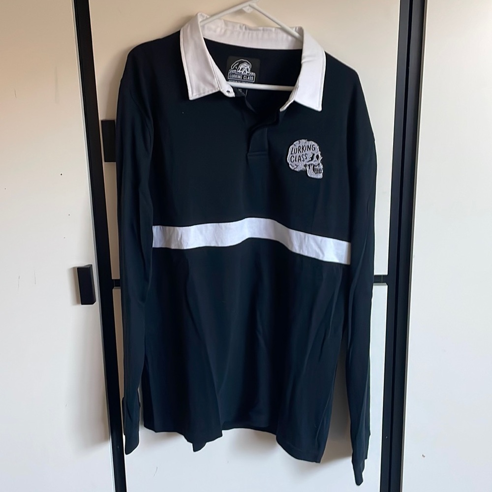Lurking class men’s XL button down long sleeve